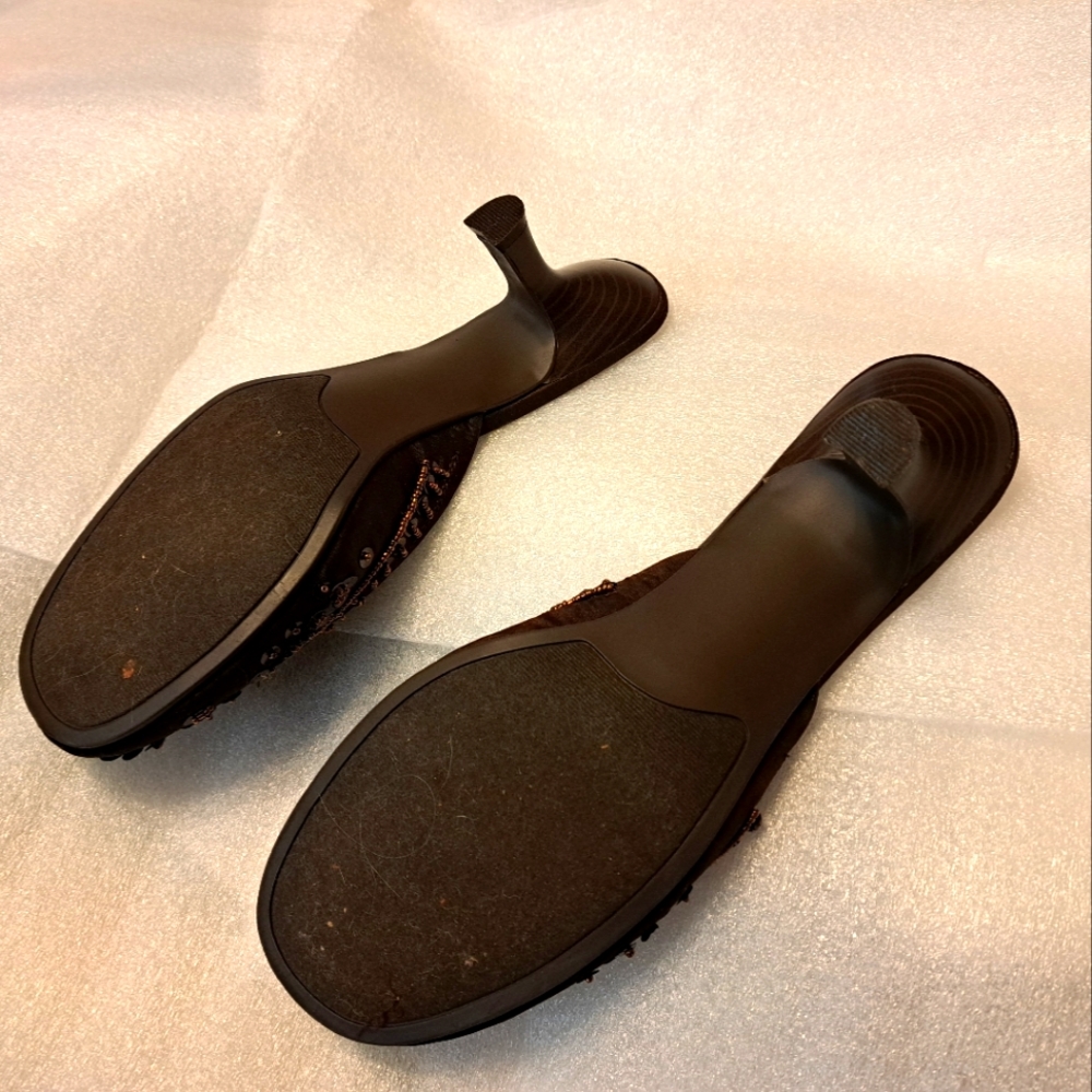 Sz. 10 Zuniverse, Brown Beaded Kitten Healed Shoes, 2 3/4" Stacked Heels